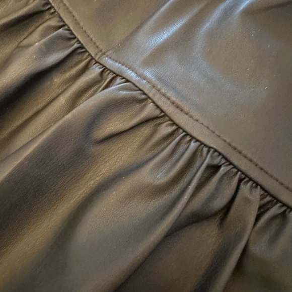 Pho black leather fitted mini skirt with ruffle - Picture 4 of 4